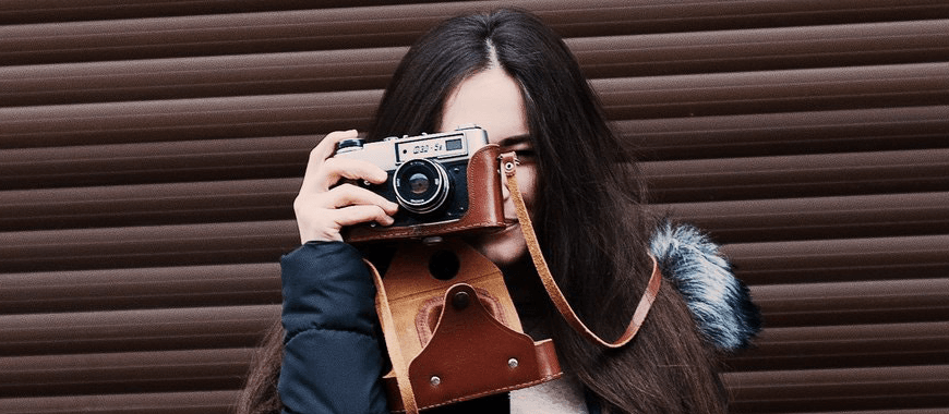 girl-with-camera